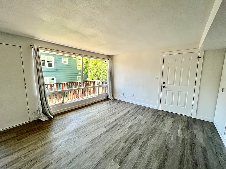 310 E 17th Ave #4 — Photo 4