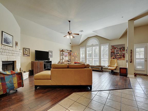 3rd image of 15405 Echo Hills Dr