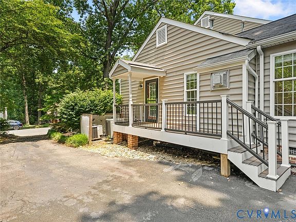2nd image of 10307 Windbluff Dr