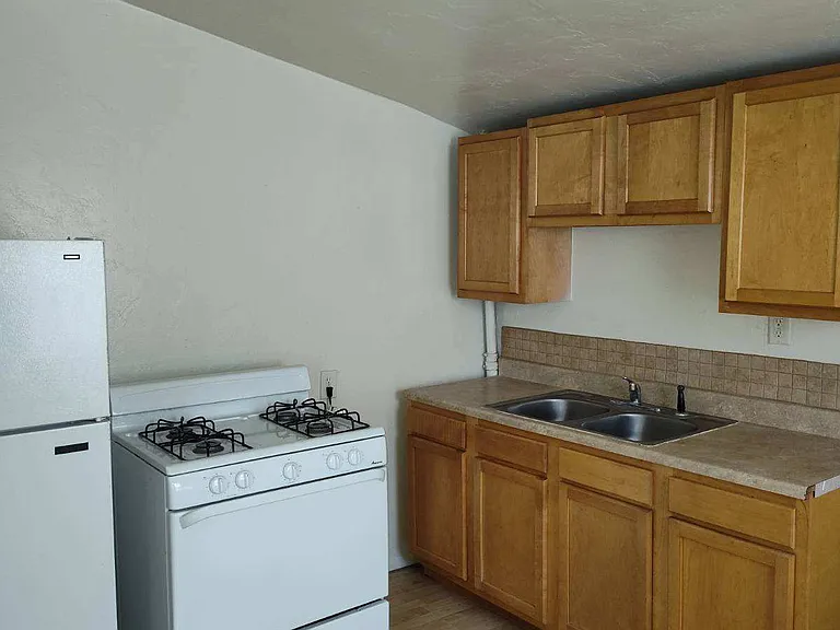 769 N Anita Ave #B — Photo 3
