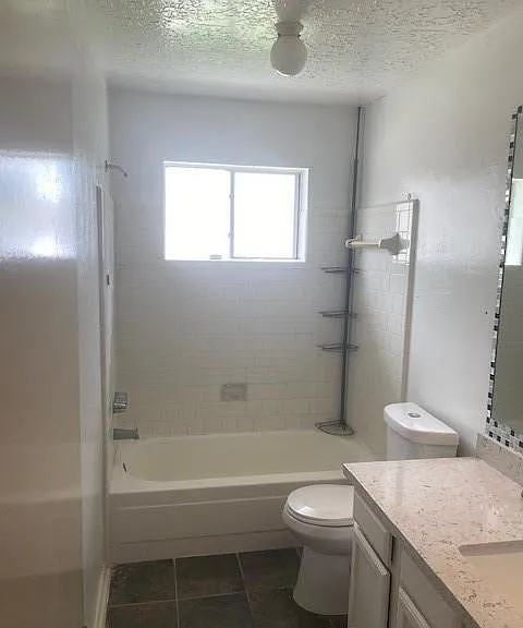 8511 1/2 Opalwood Ct — Photo 4