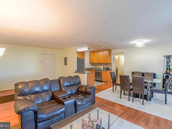 5th image of 12 S Van Dorn St APT 104