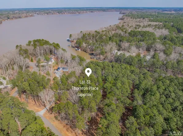 32 Thornton Dr, Boydton, VA 23917