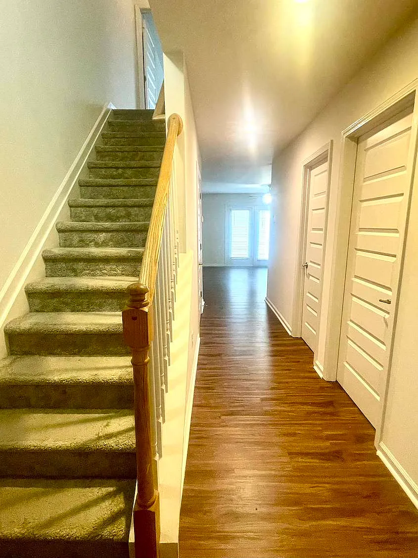 3 bed, $1,915 — Photo 3