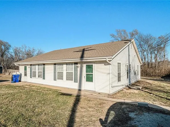 12309 3rd St #2, Grandview, MO 64030