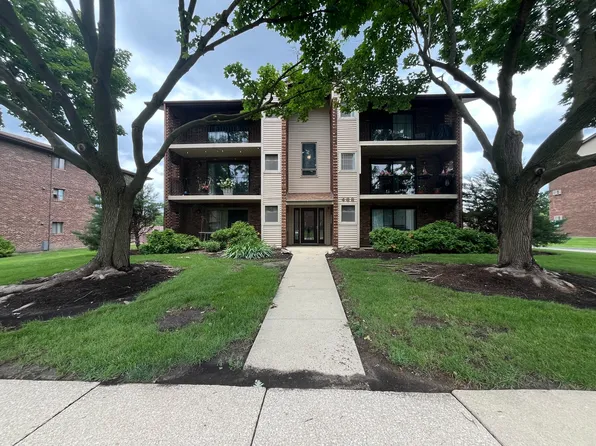 468 Valley Dr APT 301, Naperville, IL 60563