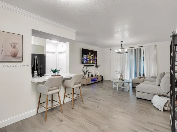 2552 Centergate Dr APT 102, Miramar, FL 33025