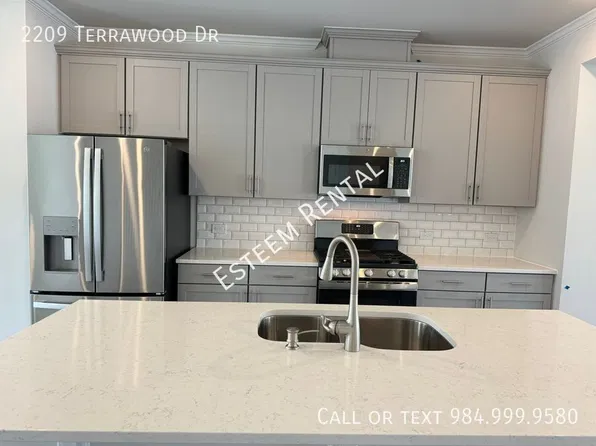 2209 Terrawood Dr, Durham, NC 27703
