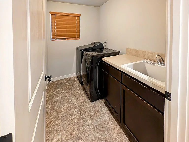 625 Covington Ave — Photo 22