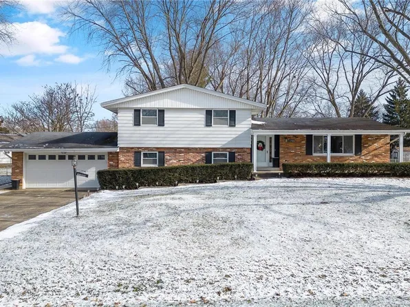 1306 Cedarcliff Dr, Dayton, OH 45434