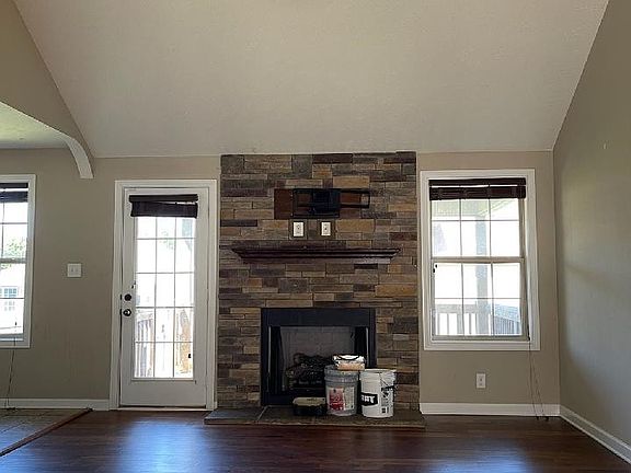 3rd image of 1305 Freedom Dr