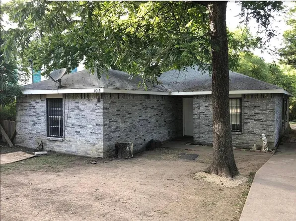 1015 W Clarendon Dr, Dallas, TX 75208