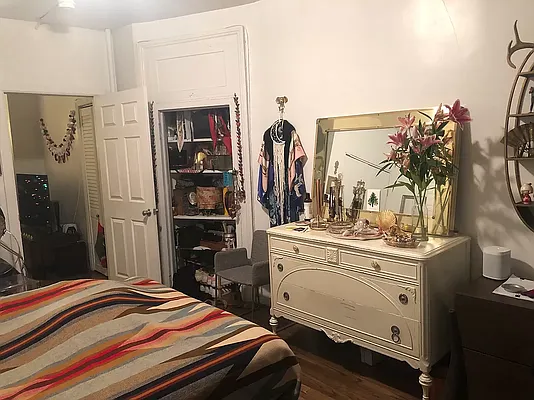 Rented by R New York | media 11