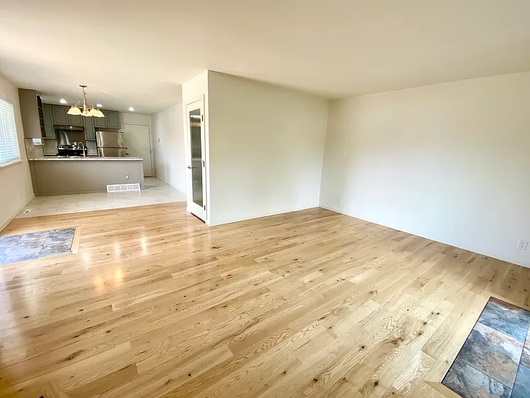 2433 Gay St — Photo 10