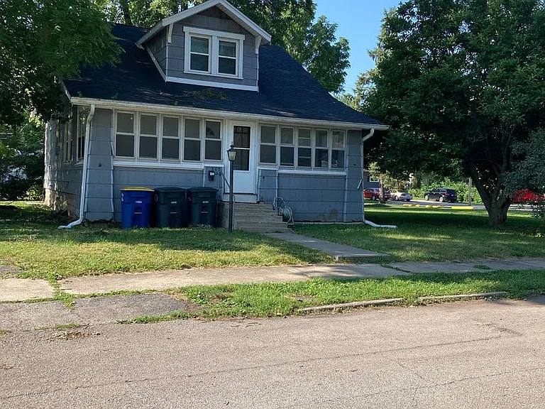 605 W Beechwood Ave — Photo 2