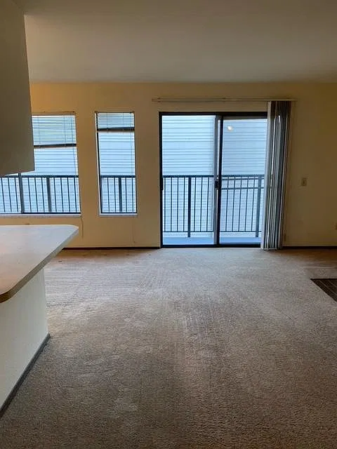 4050 SW Admiral Way — Photo 3