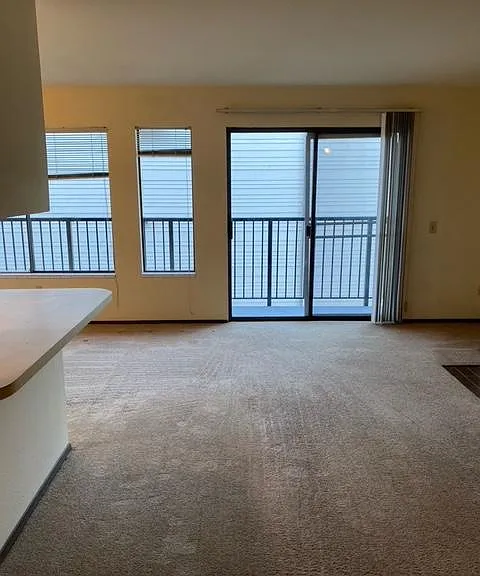 4050 SW Admiral Way — Photo 12
