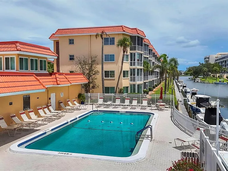 1250 N Portofino Dr #303 — Photo 38