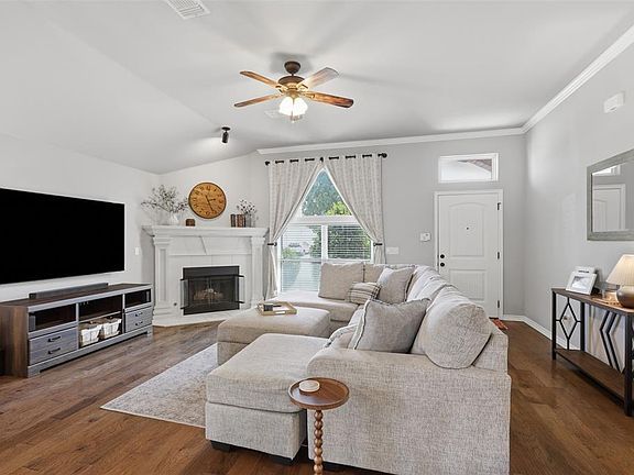 2nd image of 609 SW 6th St