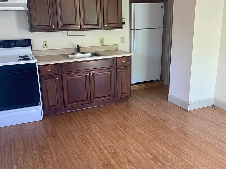 83 Fowler St #1 — Photo 2