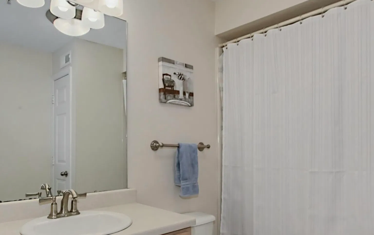 700 Daniel Ellis Dr — Photo 2