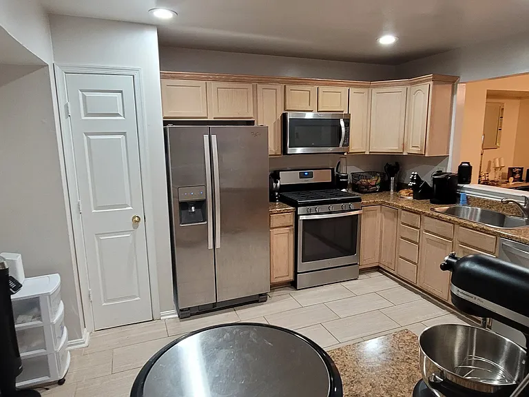 15646 Ensleigh Ln — Photo 5