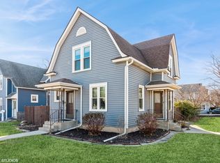 300 Moseley St, Elgin, IL 60123