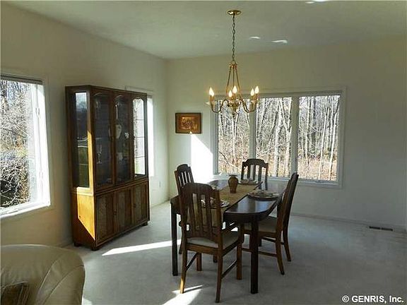 4th image of 31 Woodfield Dr
