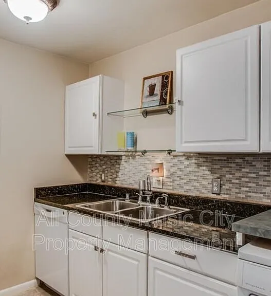 2134 Fairfax Ave #C13 — Photo 19