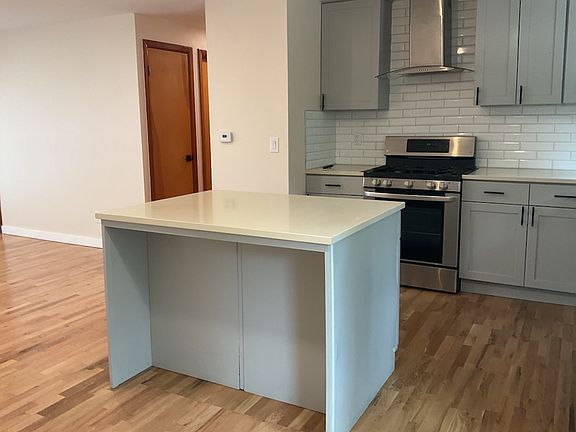 4th image of 1301 Pierce Pl NE
