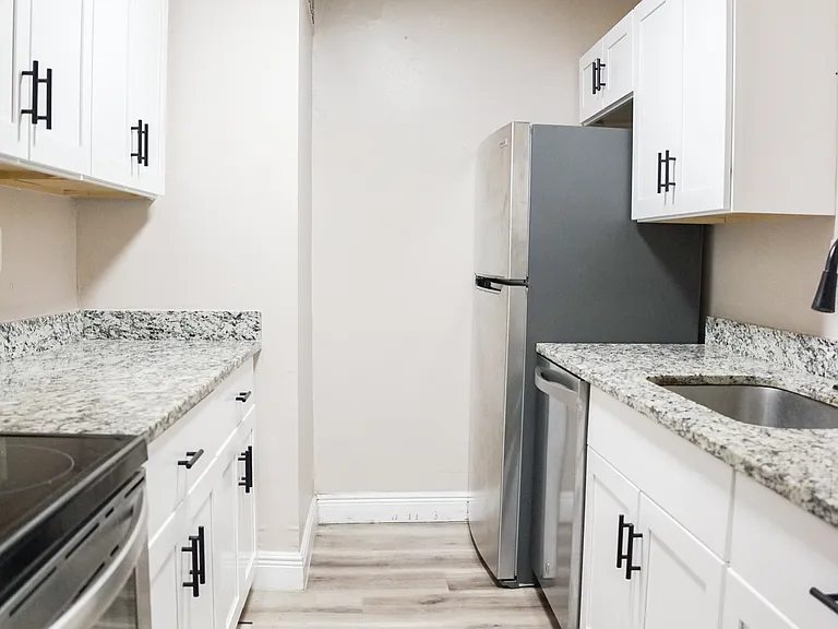 4280 Woodside Dr #12 — Photo 8