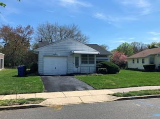 52 Sunflower Ln, Toms River, NJ