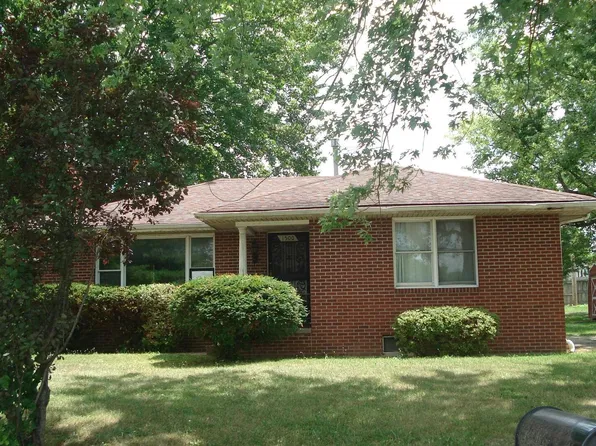 1500 S 14th St, Herrin, IL 62948