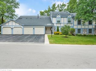 126 Wolcott Ct UNIT L1, Schaumburg, IL 60193