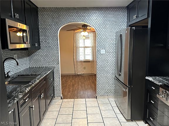 5th image of 1806 Foley Ave
