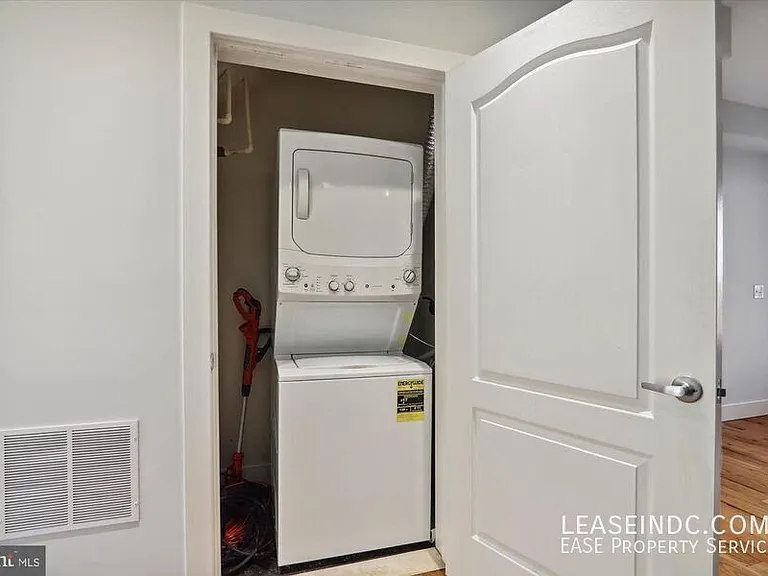 515 N St NW #2 — Photo 15