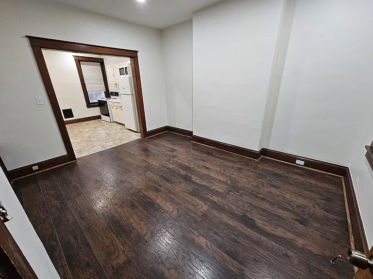 335 N Pine St #1 — Photo 3