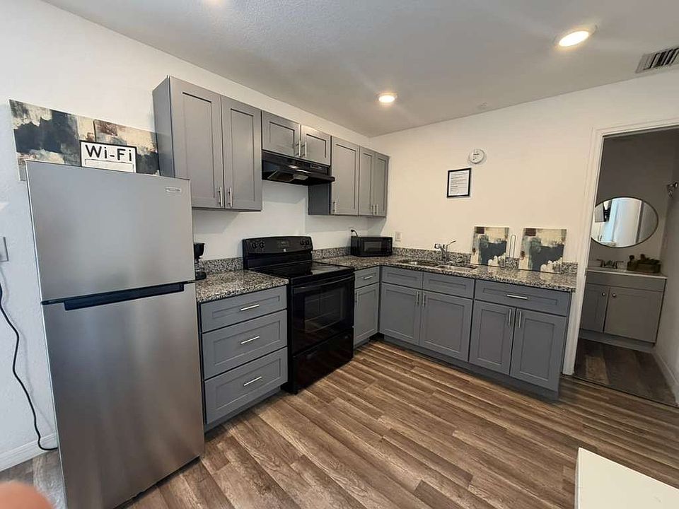 1st image of 1322 E Memorial Blvd #4