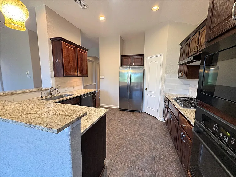 13121 Appaloosa Chase Dr — Photo 32