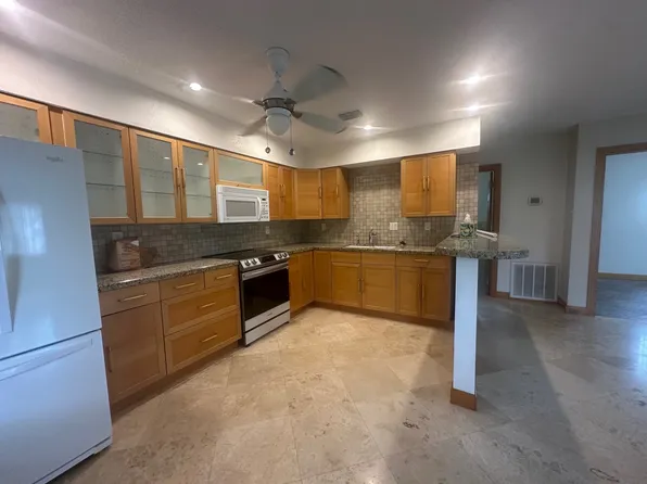 208-210 NE 4th St #1, Hallandale, FL 33009