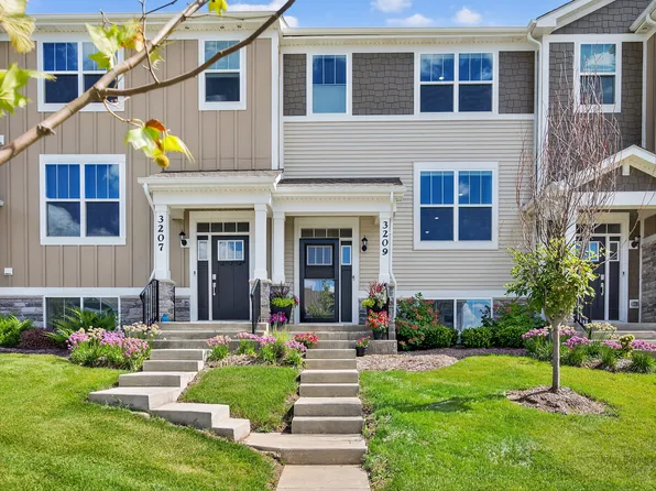 3209 Martini St, Mundelein, IL 60060