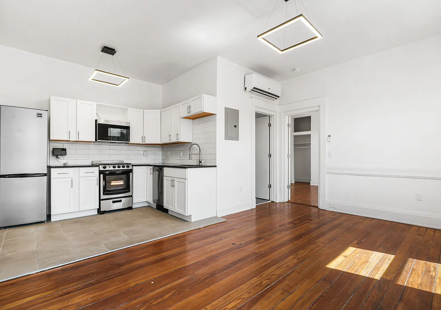 150 East Clifton Ave — Photo 2
