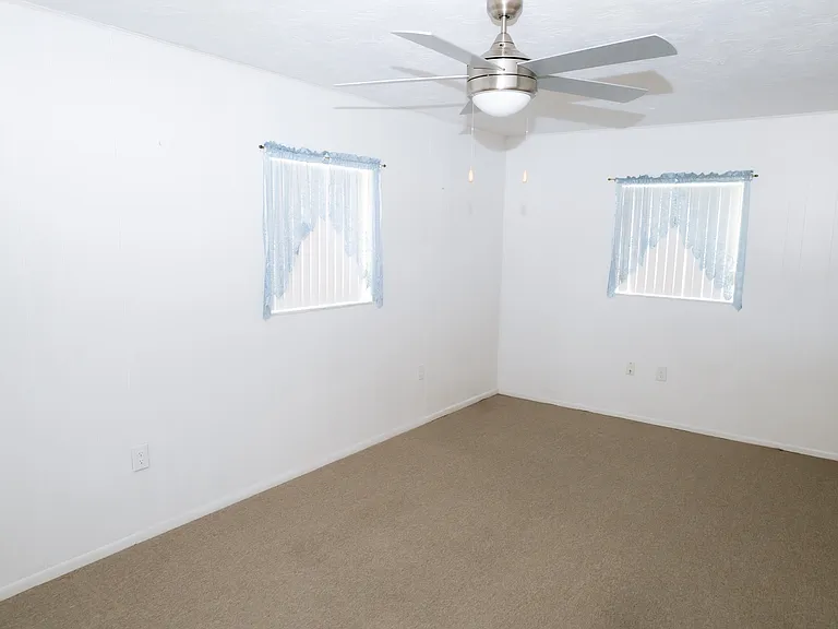 Walter Ave — Photo 20