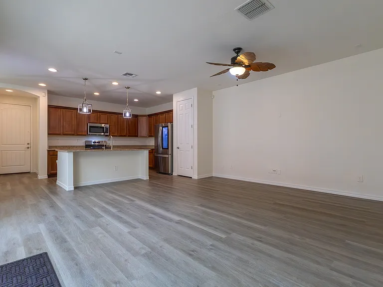 3674 E Turley St — Photo 4