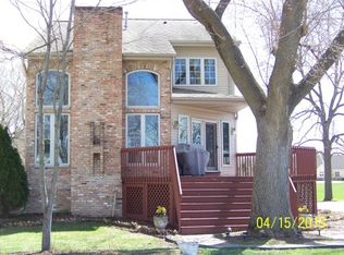 N59W34802 Lake Dr, Oconomowoc, WI 53066