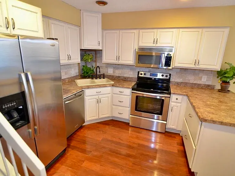 105 Bordeaux Ct — Photo 3