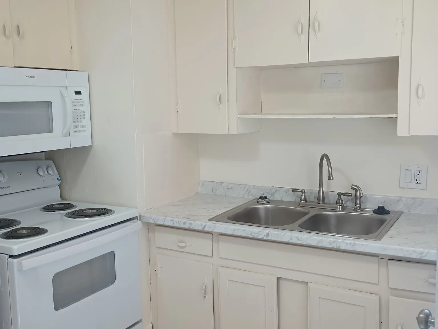 2 bed, $800 — Photo 2