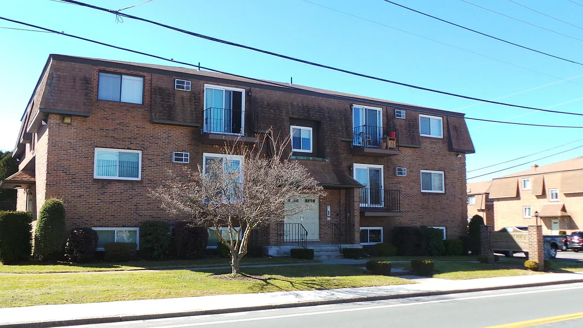 Building Photo - 68 Woonasquatucket Ave