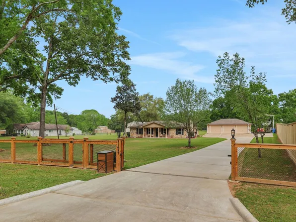 31637 Bohlssen Rd, New Caney, TX 77357
