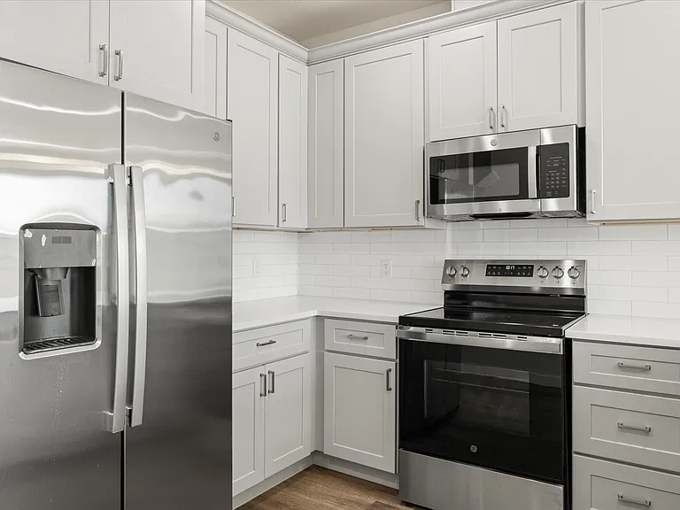 597 Galt Dr — Photo 8